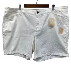 St Johns Bay Womens 24W White Secretly Slender 7 Inch Shorts Mid Rise NWT